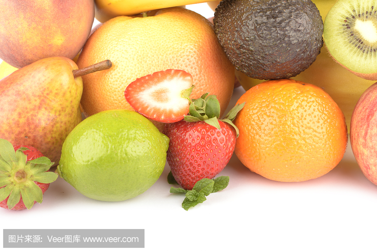 不同种类的外来水果孤立在白色